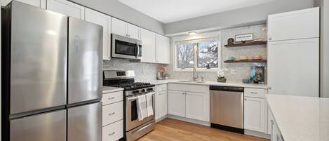 House, 4 Bedrooms, Patio | Interior