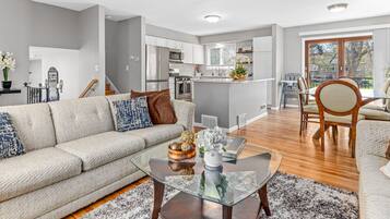 House, 4 Bedrooms, Patio | Dining