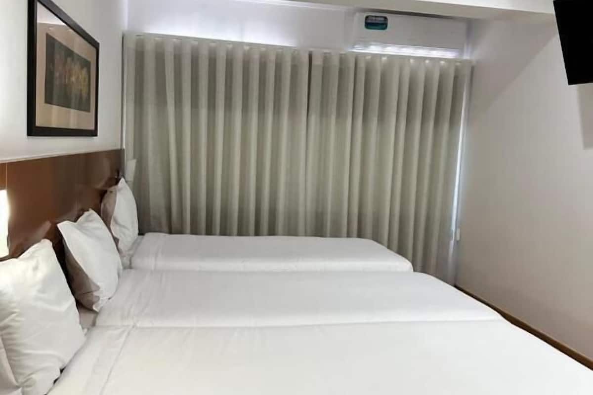 1 bedroom, premium bedding, memory-foam beds, in-room safe