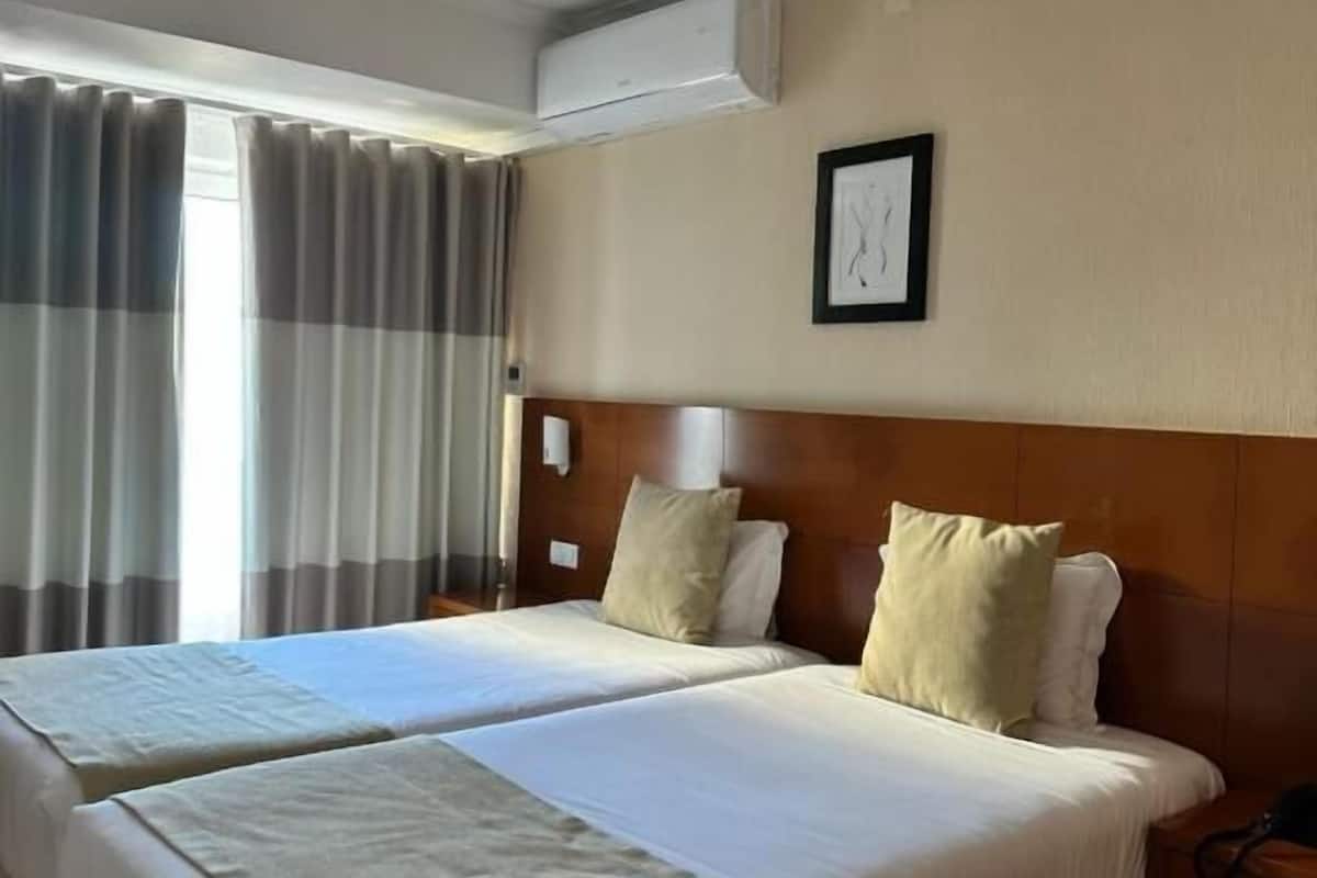 1 bedroom, premium bedding, memory-foam beds, in-room safe