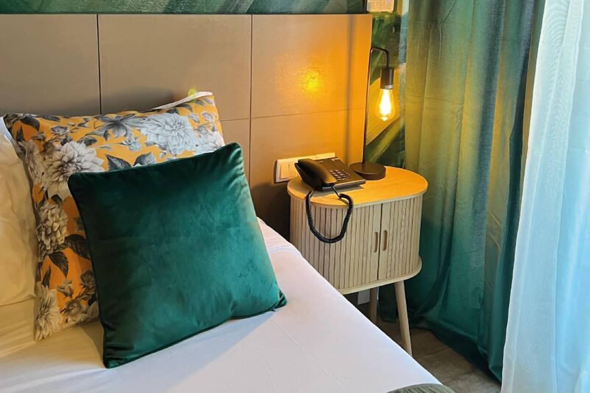 1 chambre, literie de qualité supérieure, matelas mémoire de forme