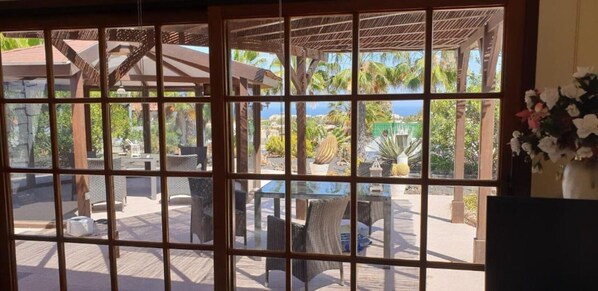 Dining - Villa Océano: Sea View, Heated Pool, Fast WiFi, Solar Energy, Garden (Parque Holandés)