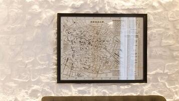 Quarto casal superior | 1 quarto, frigobar, cofres nos quartos, quartos à prova de som