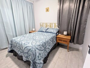 2 chambres, coffres-forts dans les chambres, bureau