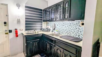 Fridge, microwave, stovetop, electric kettle