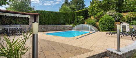 Seasonal outdoor pool