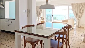 Ảnh chưa phân loại, 2 trong số 23 ảnh, nút