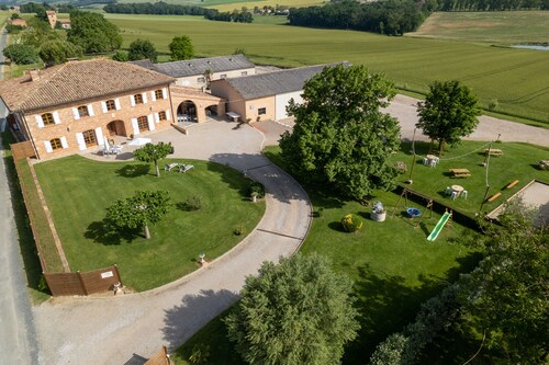 Domaine de Vizols - Gîte 4 étoiles avec piscine -15 pers -Tarn (81)