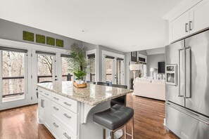 Interior - Luxe Mountain Retreat- near Nashville - Sleeps 10 (Pegram)