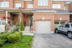 Exterior - GLOBALSTAY Modern 4Br TH near Green Park (Richmond Hill)