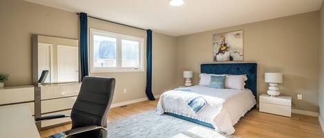 Maison en rangée majestueuse, 3 chambres, terrasse | 4 chambres, décor unique, ameublement unique, bureau