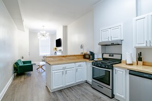 Private kitchen - Newly Renovated Downtown Apartment in Historic District, Super Quiet & Walkable (Mobile)