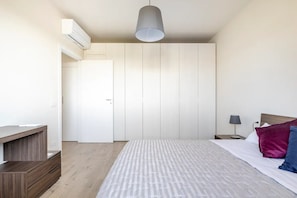 1 bedroom, desk, laptop workspace, iron/ironing board - Appartamento Leonardo (Prato)