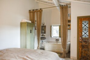Dusche, Haartrockner, Bidet, Handtücher
