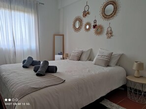 1 chambre, fer et planche à repasser, Wi-Fi gratuit, draps fournis