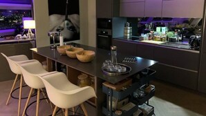 Apartment, Multiple Beds | Dining - Stunning City Penthouse With 360 - Skyline View (London)