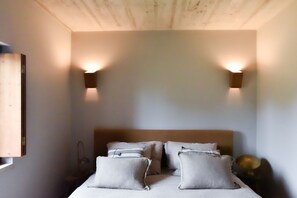 4 bedrooms, WiFi, bed sheets - Herdade da Saudade - Fuego - Casa Equus (São Pedro Gafanhoeira)