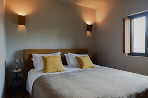 4 bedrooms, WiFi, bed sheets