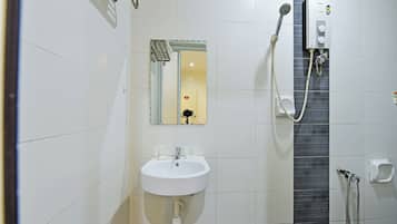 Family Suite | Bilik Mandi | Pancuran mandi, tuala disediakan, tisu tandas