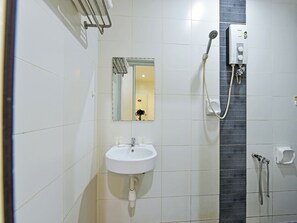 Family Suite | Bathroom - OYO 90853 New Soho Hotel (Batu Caves)