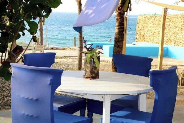 تناول الطعام بالخارج