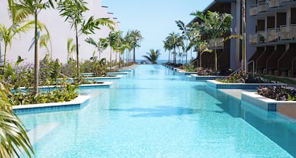 Crowne Plaza Fiji Nadi Bay Resort & Spa by IHG