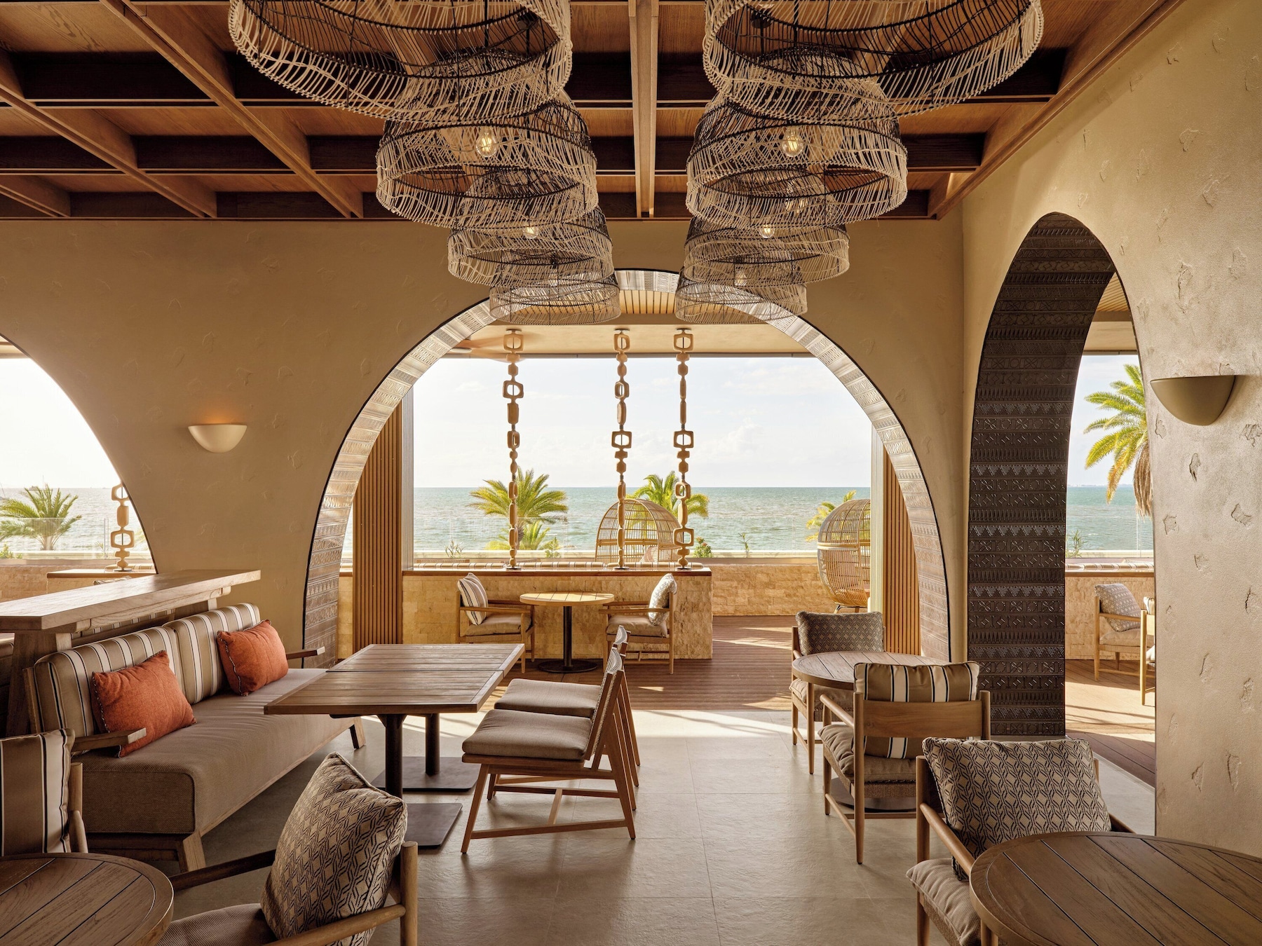 3 restaurants, breakfast, dinner, brunch served; Italian cuisine