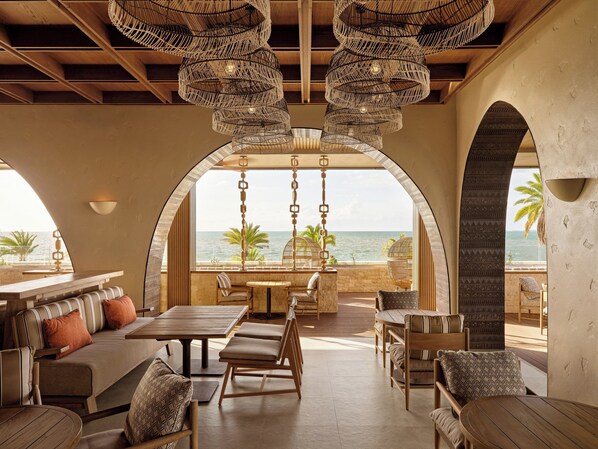 3 restaurantes; se sirve desayuno, cena y brunch; cocina italiana