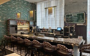 Bar (in der Unterkunft)