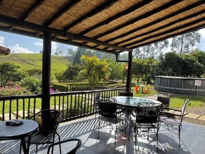 Outdoor dining - Casa Finca Familiar muy Confortable (Villanueva)