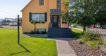 Charming Vintage Studio on the Bitterroot Bike Trail