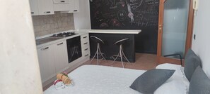 3 slaapkamers, een strijkplank/strijkijzer, wifi, beddengoed