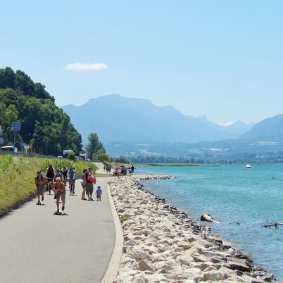 Villa des Cygnes Savoyard house built in 1928 in the heart of the marina of the Grand Port