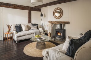 独立别墅, 多张床 | 起居区 | 壁炉