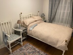 2 slaapkamers, een strijkplank/strijkijzer, wifi, beddengoed