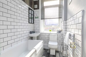Hair dryer, towels - Luke Stays - Belle Grove West (Newcastle Upon Tyne)