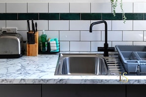 Refrigerador, horno, placa de cocina, tostadora