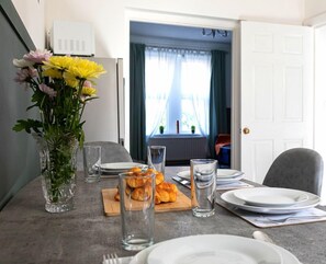 Dining - Luke Stays - Belle Grove West (Newcastle Upon Tyne)