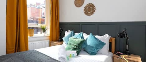 1 bedroom, iron/ironing board, internet, bed sheets