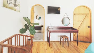 Design Double Room | Egyptian cotton sheets, premium bedding, minibar, desk