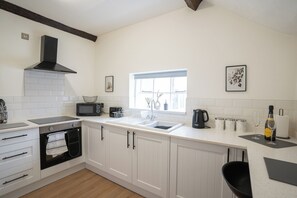 Frigorífic, microones, forn i placa de cuina