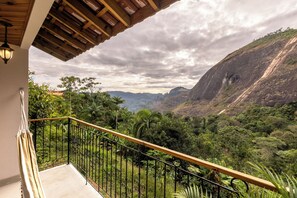 Deluxe Suite, Lanai, Mountain View | Lanai