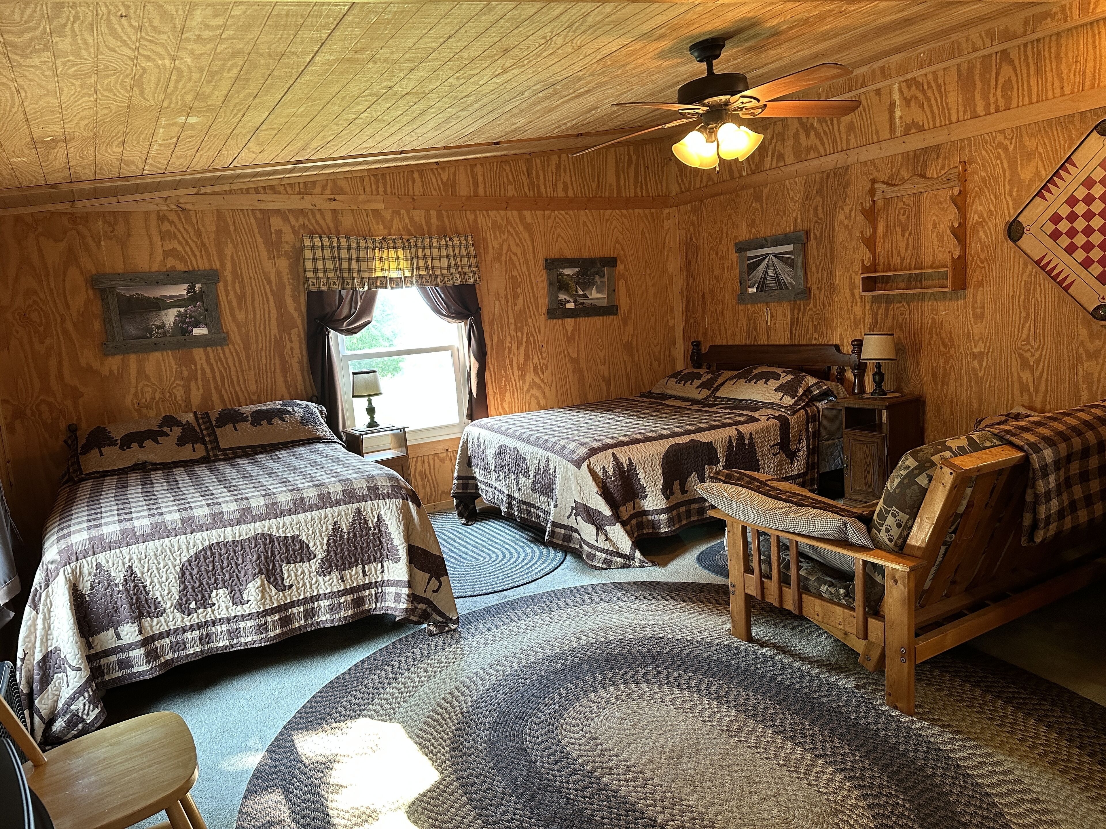 1 多间卧室、床单