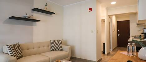 Studio (910B) | Living area