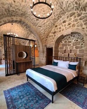 Business Suite - Tuğmaner Small House AJAR (Mardin)