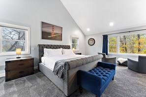 3 Schlafzimmer, Schreibtisch, Bügeleisen/Bügelbrett, Reisekinderbett