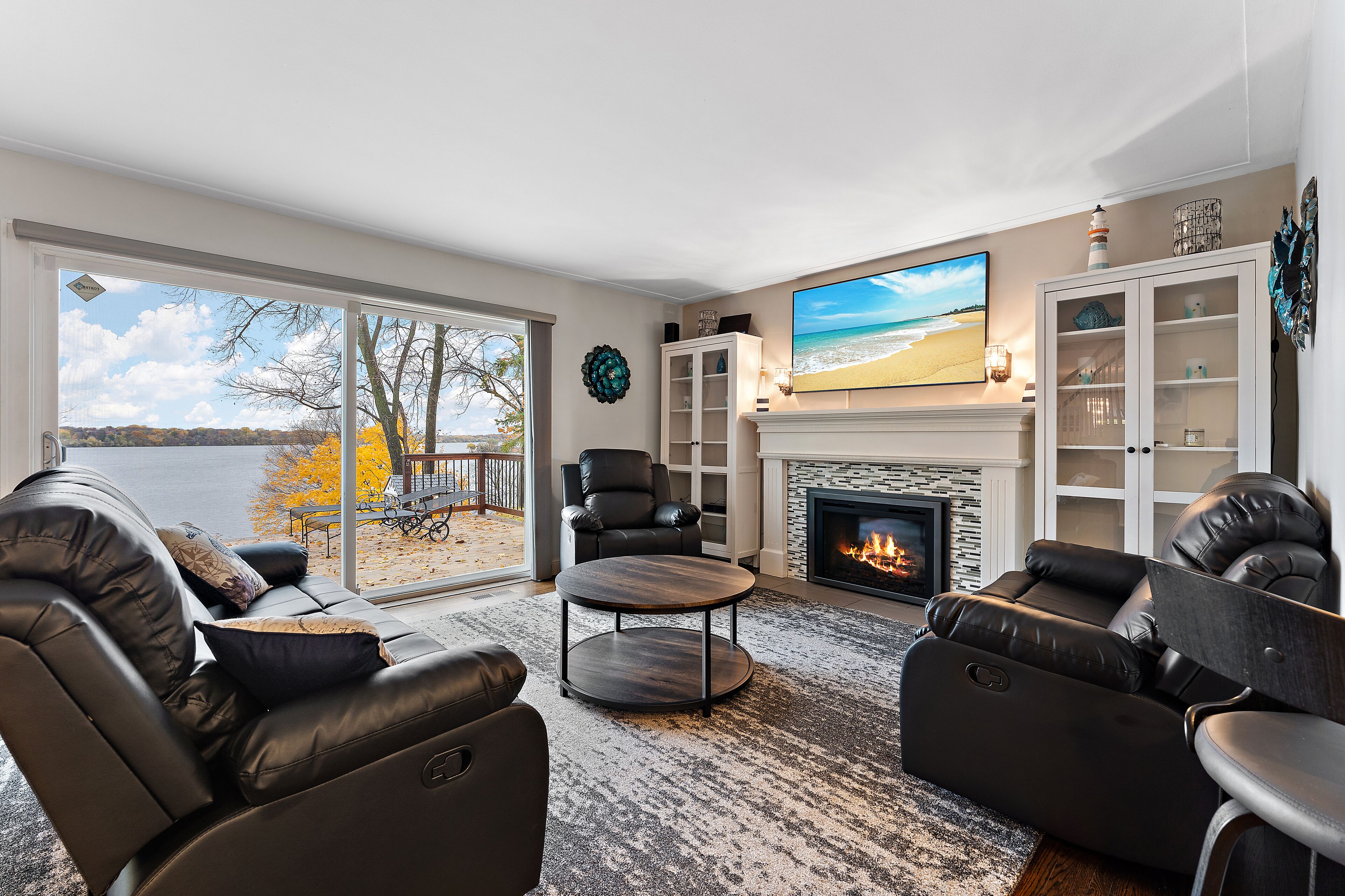 Aug Just Opened: mins 2 the metro, Epic Views, Hot Tub, Game Room & Boat House!