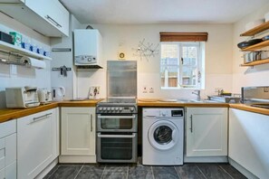 Leilighet | Eget kjøkken | Kjøleskap, mikrobølgeovn, ovn og kokeplater