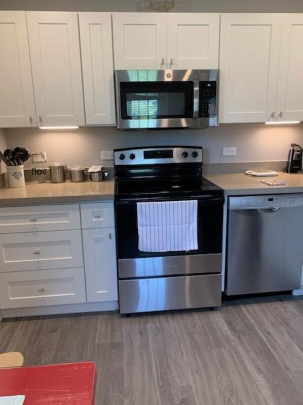 Private kitchen - Close to Tallahassee, Wakulla Springs, St. Marks Wildlife Refuge & bike trail. (Tallahassee)