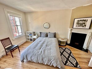 3 bedrooms, travel cot, free WiFi, bed sheets